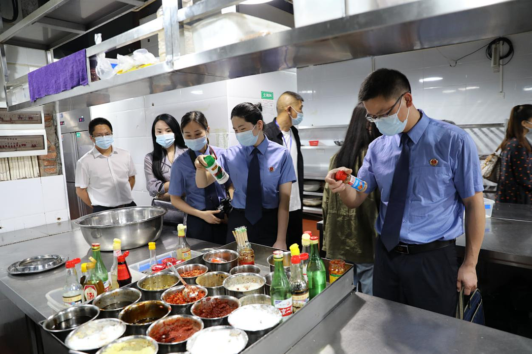 岳陽縣檢察院：“餐飲安全你我同查”