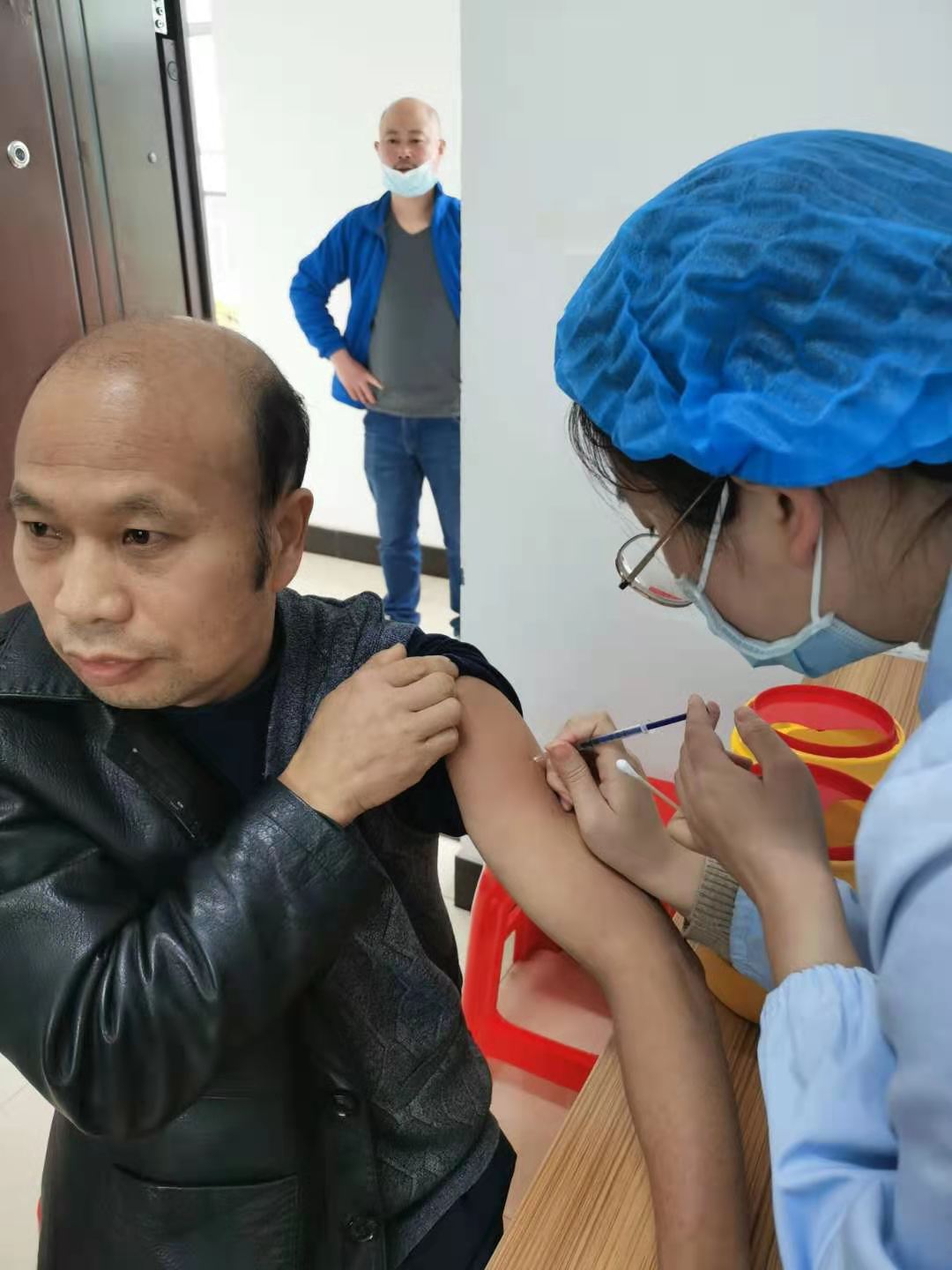中方镇：干部职工积极接种新冠病毒疫苗