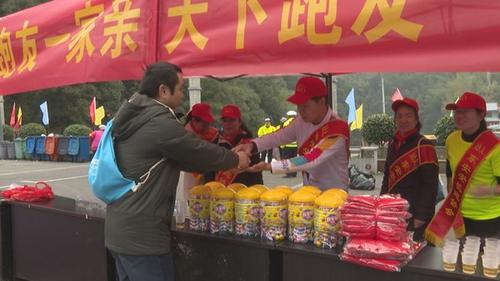 （千年打卡胜地）东安县长跑协会志愿服务助力“巅峰湖南·2020”六大名山登山赛