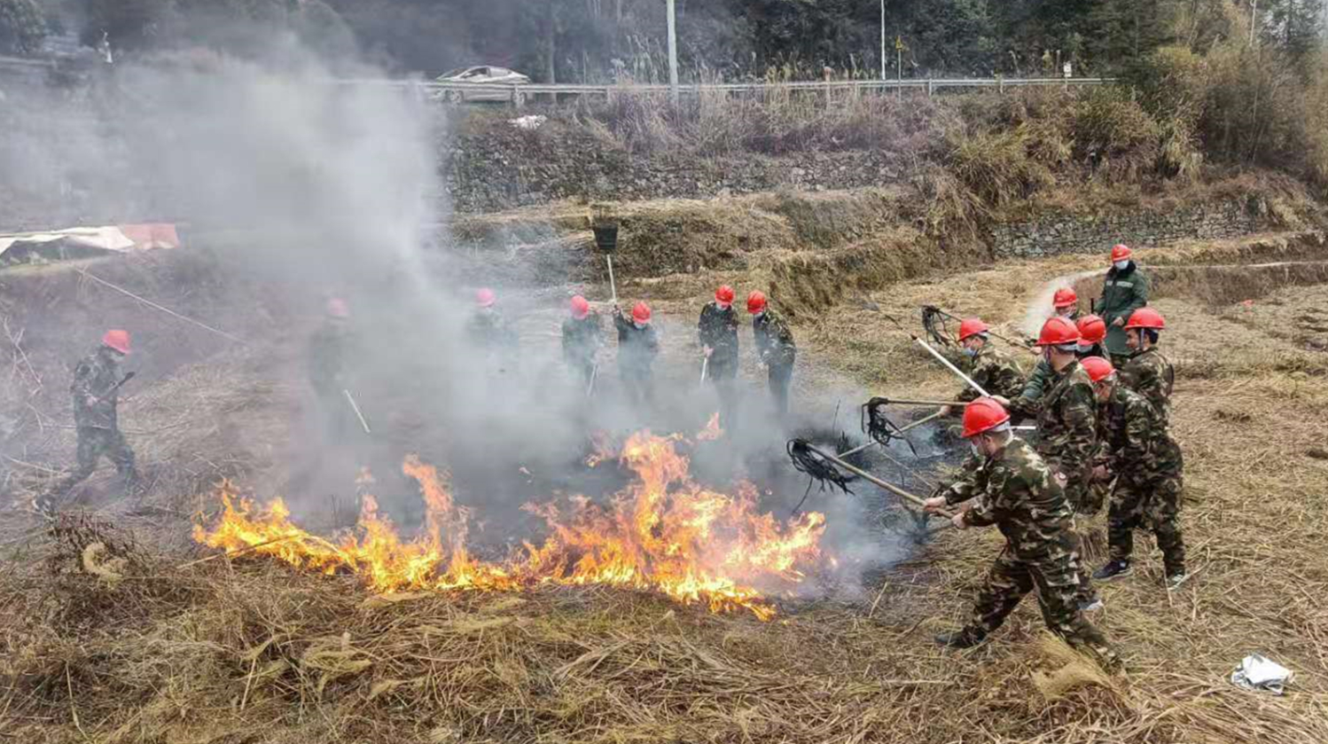 黄泥洞林场：筑好防火墙 过好幸福年