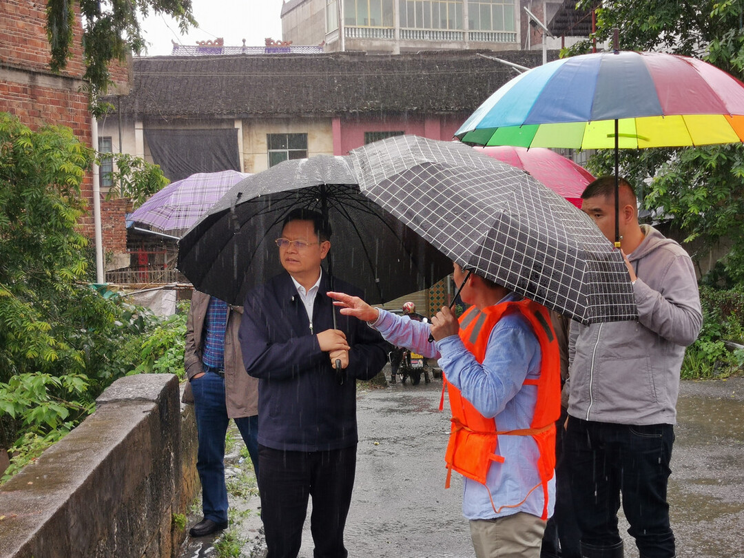 龍向洋深入石期市調研防汛工作