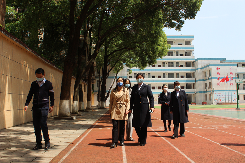 副区长张恩调研卫门口小学建设项目