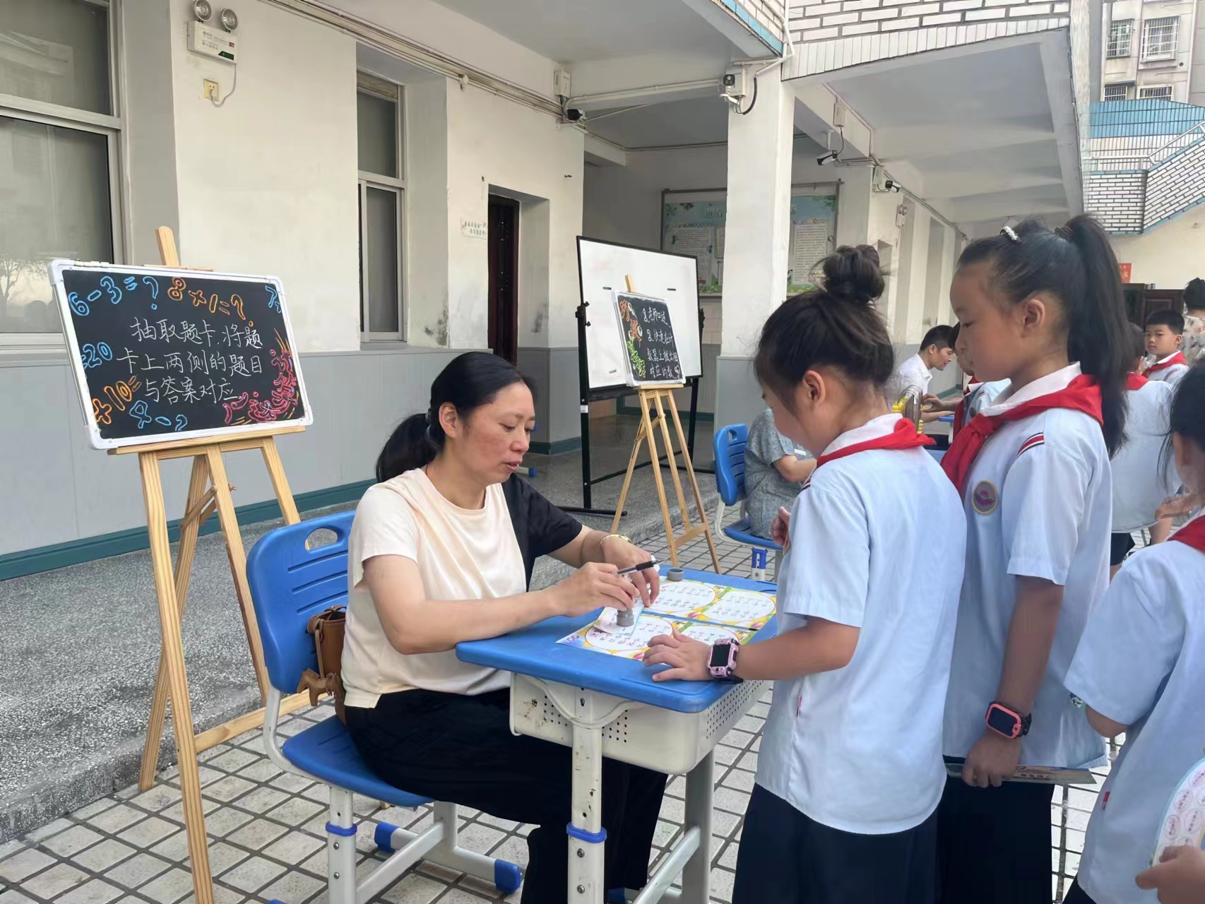 卫门口小学开展低年级期末闯关嘉年华活动