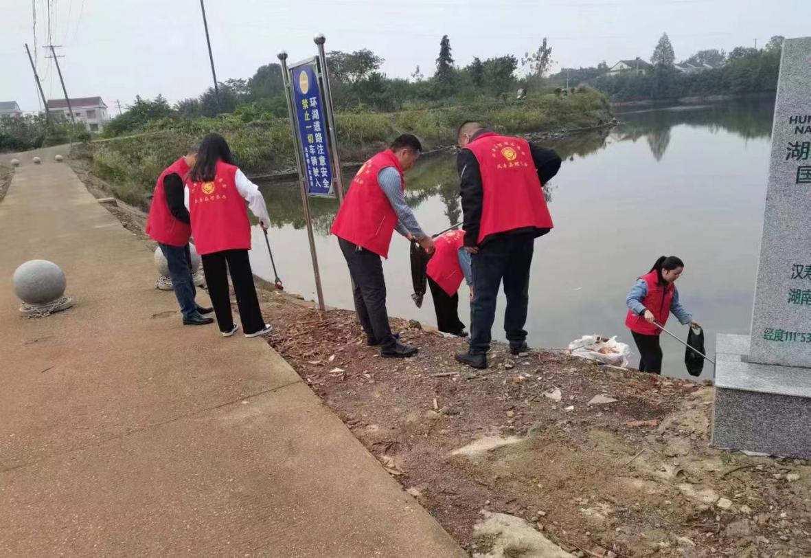 汉寿县沧港镇：争做“河小青” 守护河常清