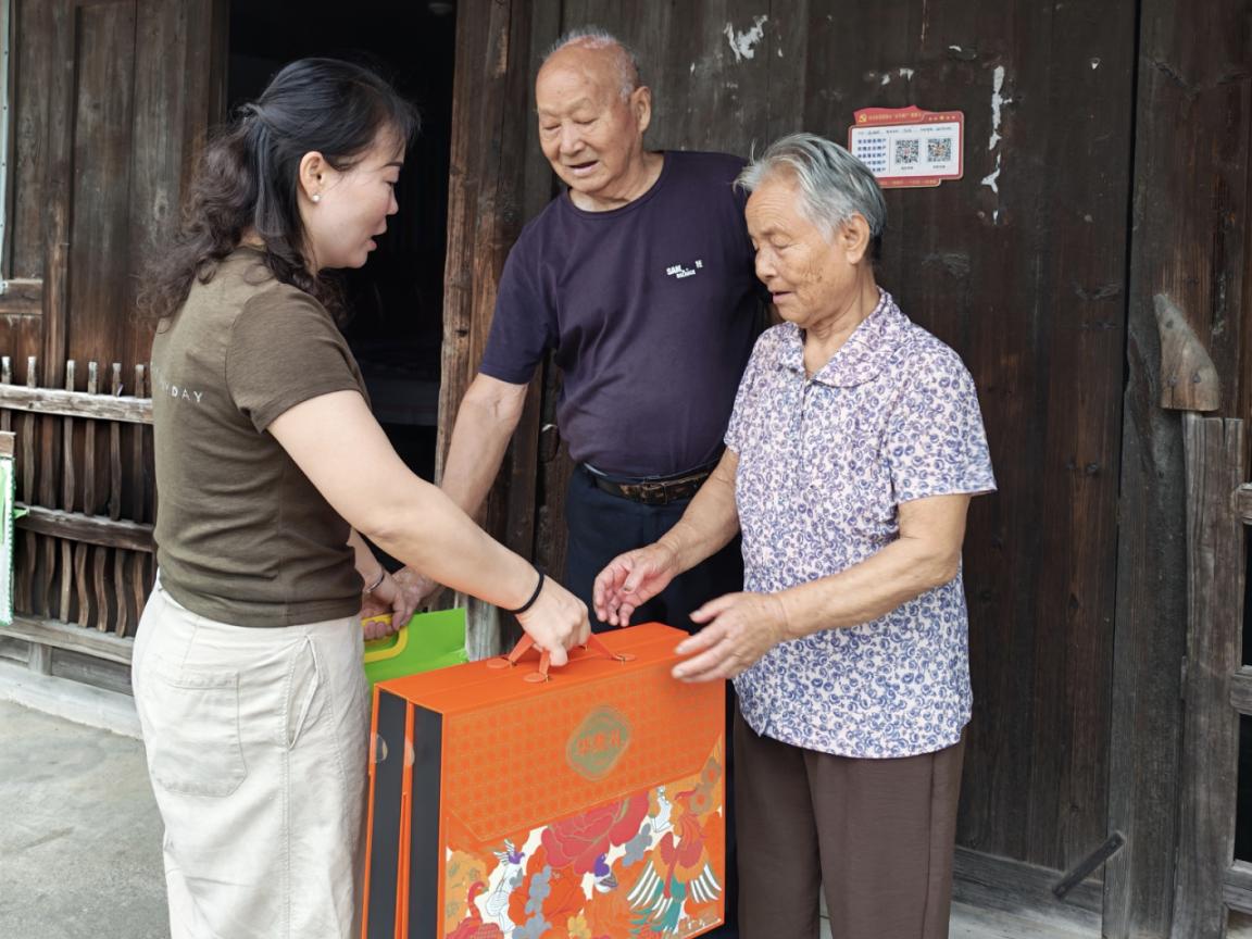 汉寿县沧港镇：中秋走访慰问，情暖计生特殊家庭