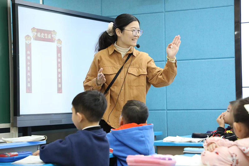 武陵区育才小学：青蓝结对启新程  凝“新”聚力育英才