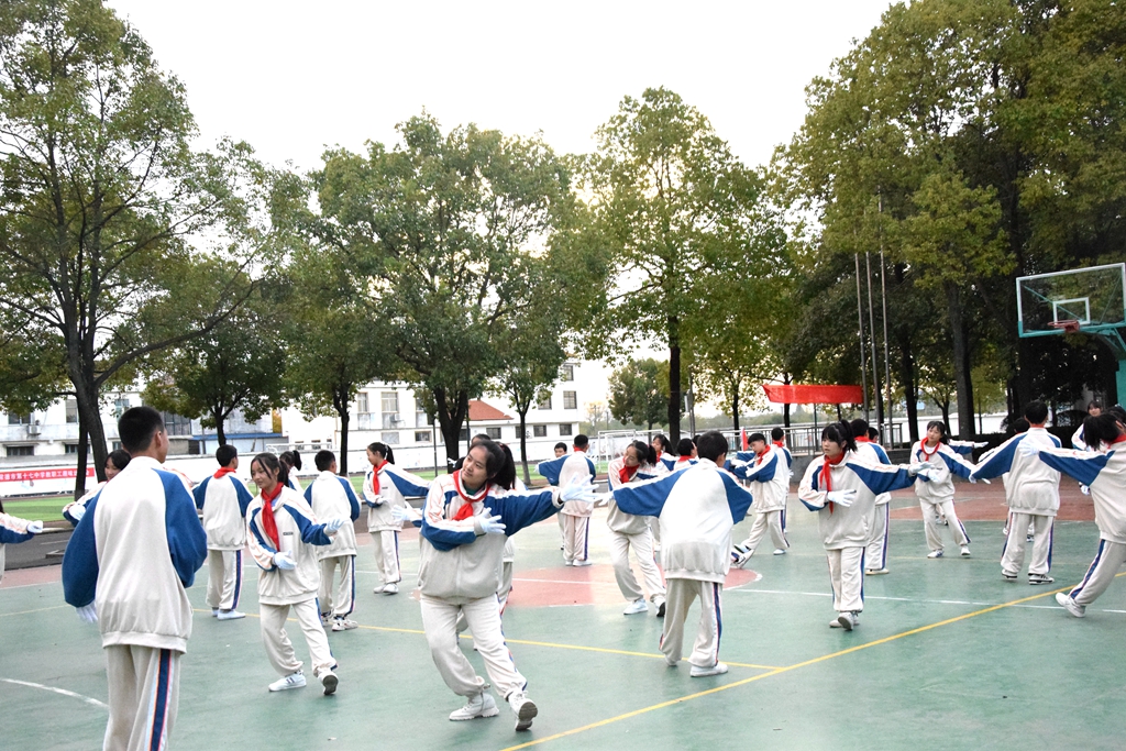 常德市第十七中学举行韵律操比赛