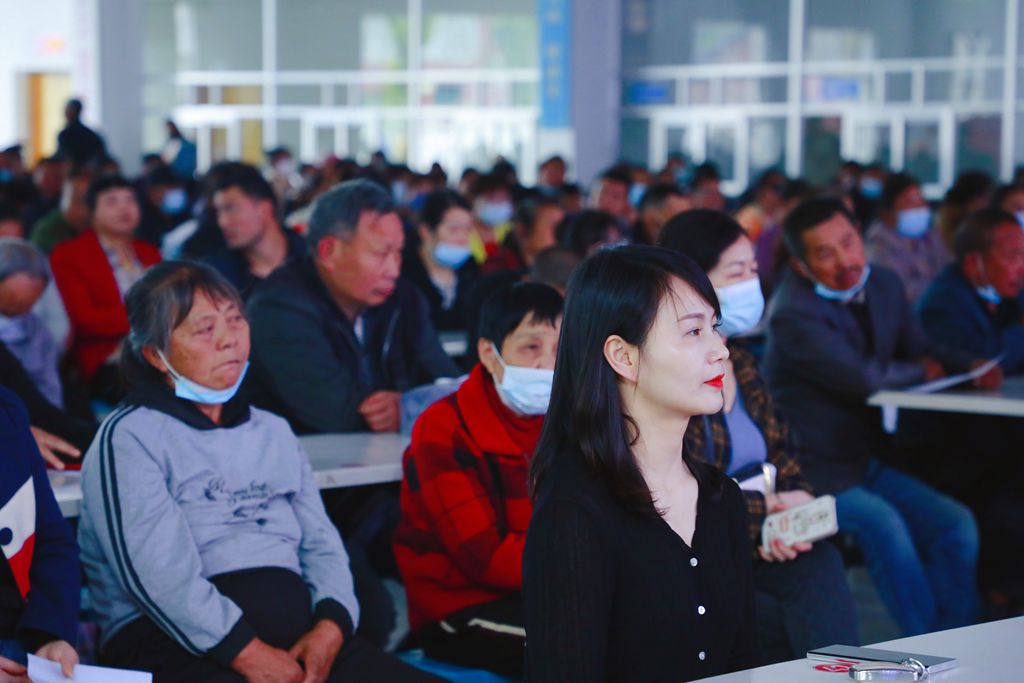 常德市第十七中学联合旭日帮扶举行“智慧父母”公益宣讲活动