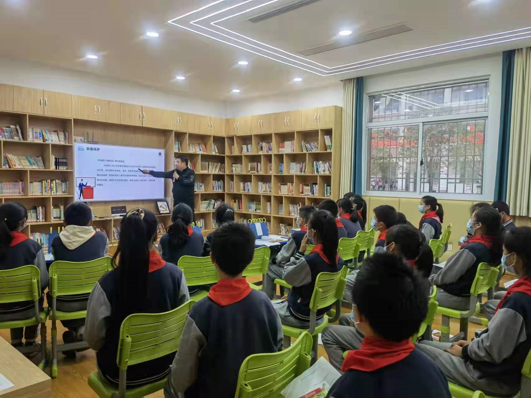 以法为名  未你护航 —《中华人民共和国未成年人保护法》进校园