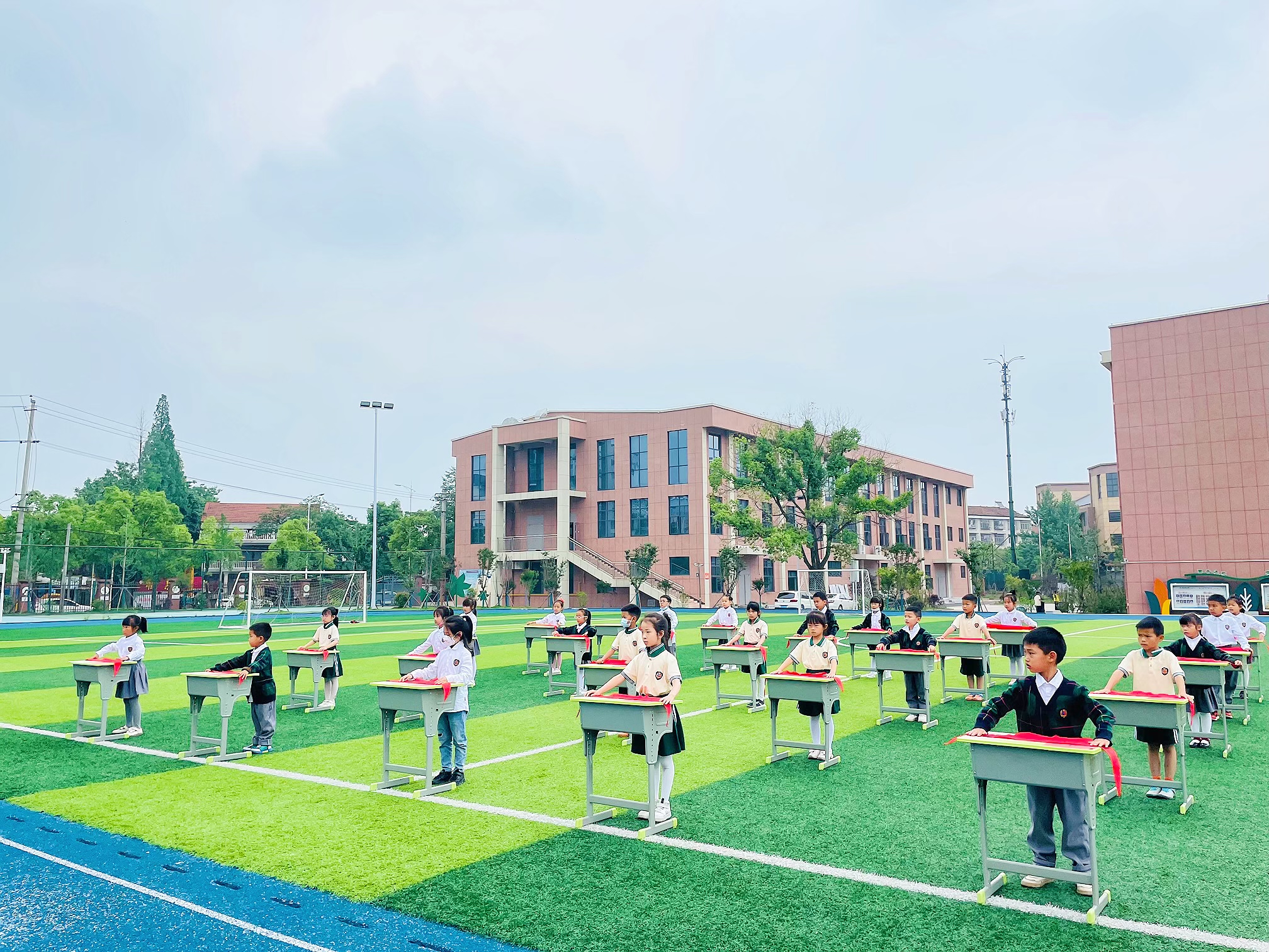 我劳动 ，我创造—东风小学举办劳动技能大赛