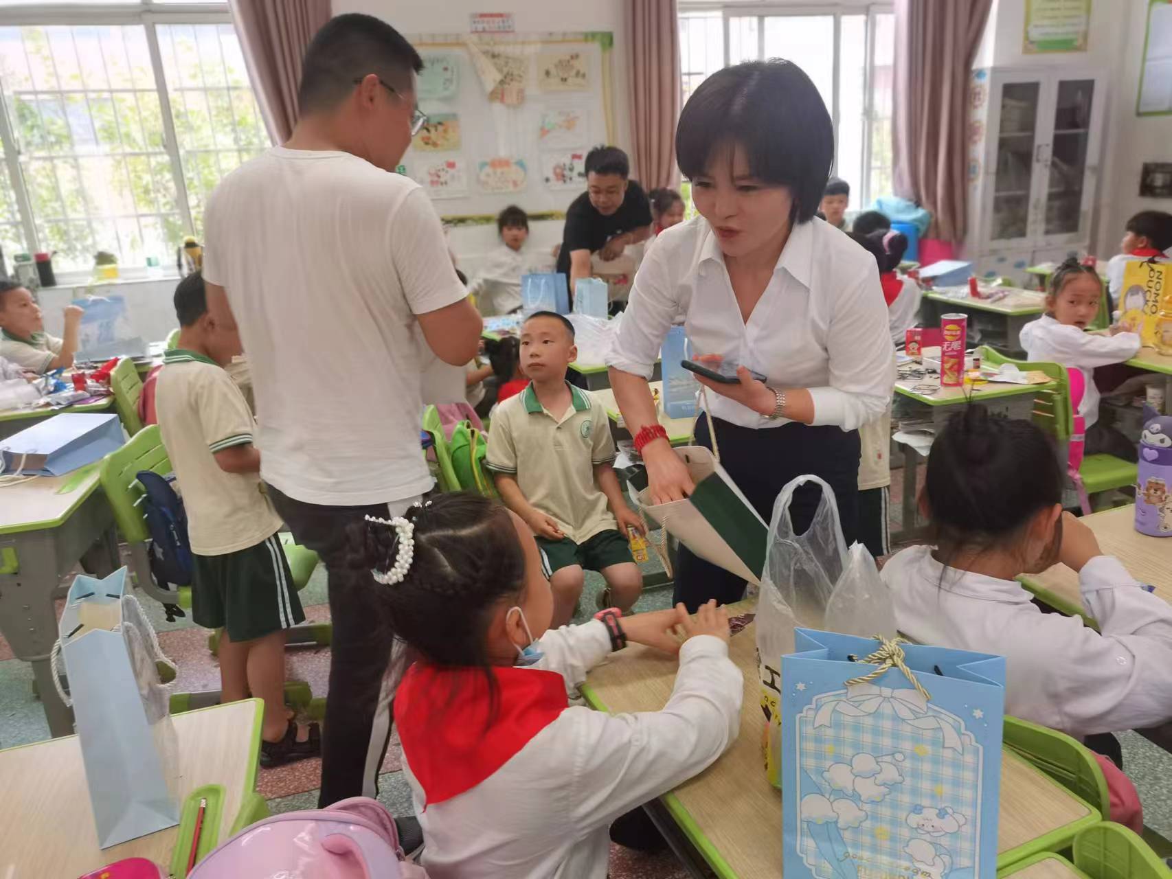 武陵区东风小学开展庆“六一”活动