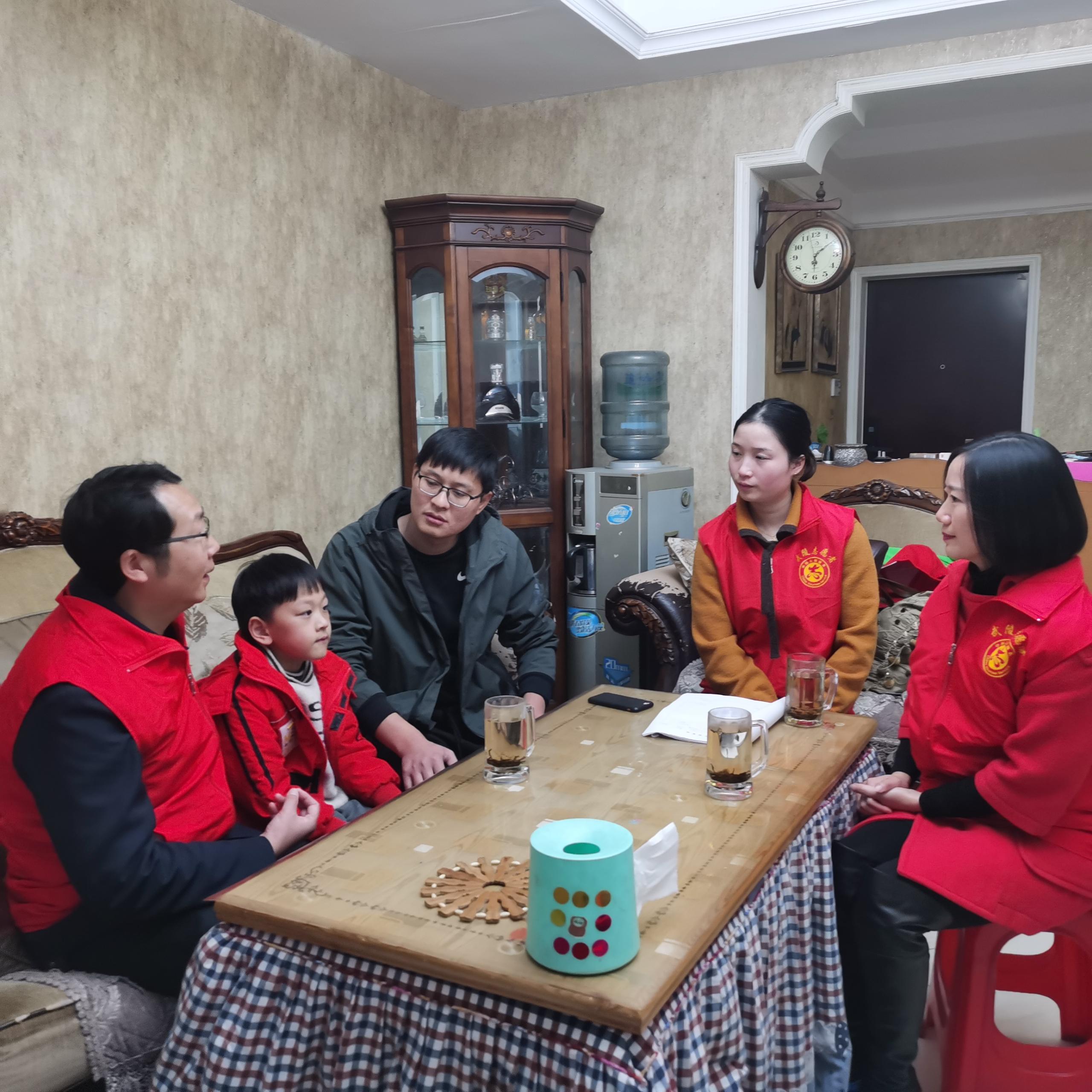 家访促“双减，家校共担当”