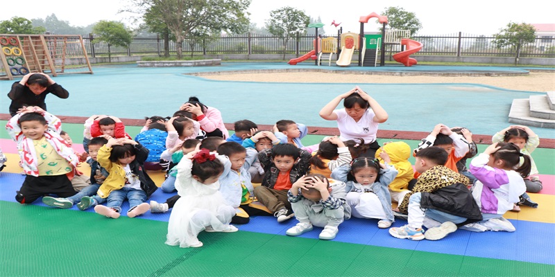 双观幼儿园：开展防震安全演练活动