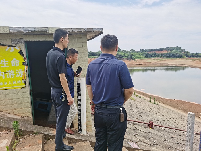 鼎城区许家桥回维乡：上下一心齐抗旱