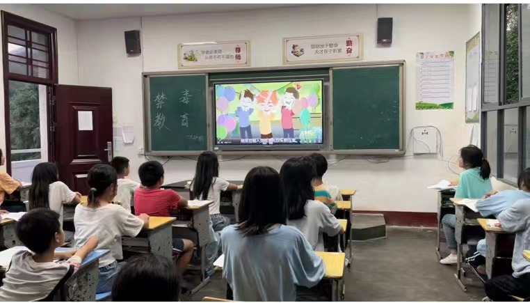 马合口白族乡:上好禁毒教育“开学第一课”  扣好无毒人生“第一粒扣子”