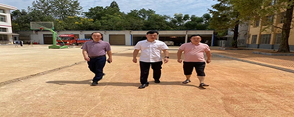 心系学校，情系教师—汉寿县教育局领导到朱家铺镇中学视察指导