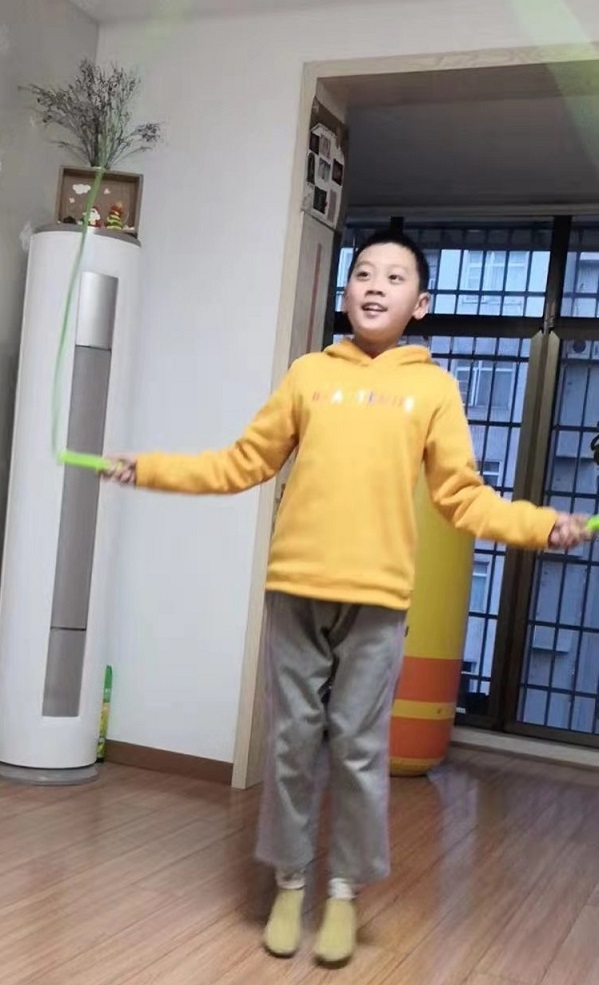 武陵区紫菱小学：强身计划天天练，健康生活嗨起来！
