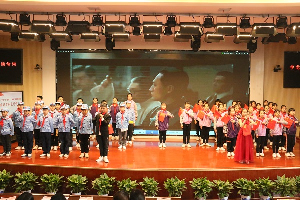武陵区紫菱小学：品味红色经典 书香润泽心田