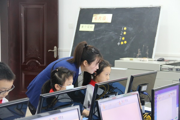 武陵区紫菱小学：切磋交流，共促提高