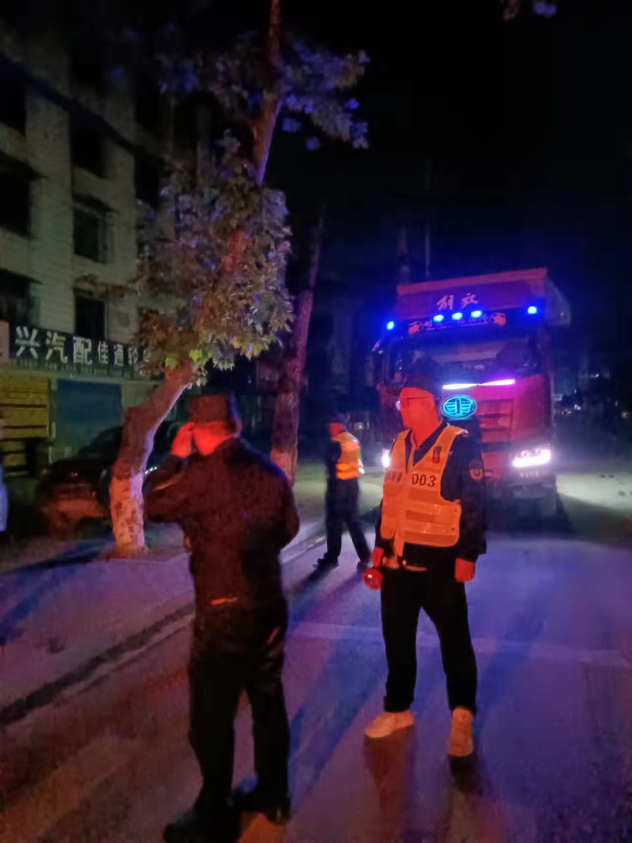 安全生产大排查大管控大整治｜泸阳镇：开展治理超限超载、扬尘污染等“打非治违”专项行动