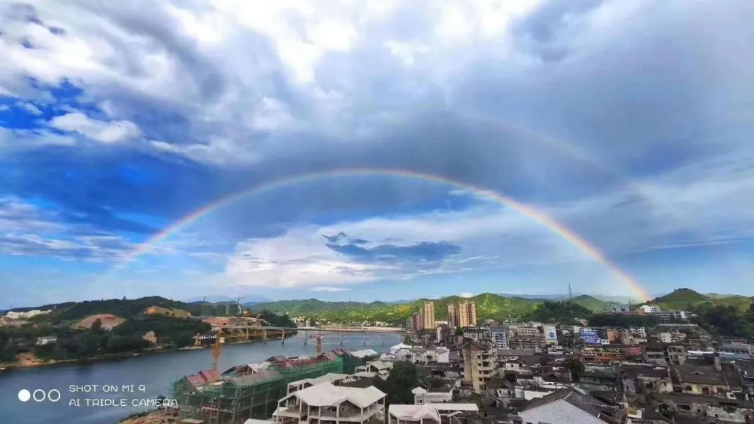 洪江區(qū)：刷屏“天空藍(lán)” 滿滿幸福感！