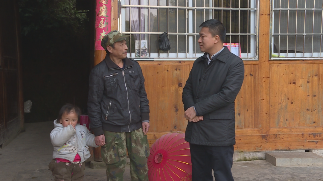 羅國宇在洪江區(qū)調(diào)研時(shí)強(qiáng)調(diào)：落實(shí)全面實(shí)施鄉(xiāng)村振興戰(zhàn)略要求，加強(qiáng)農(nóng)村社會主義精神文明建設(shè)