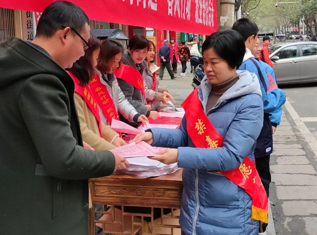春聯(lián)送祝福  禁毒入人心