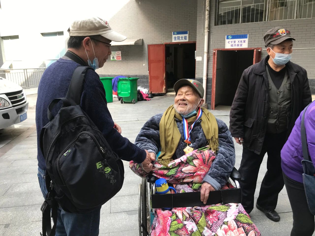 慰問抗戰(zhàn)老兵   不忘崢嶸歲月