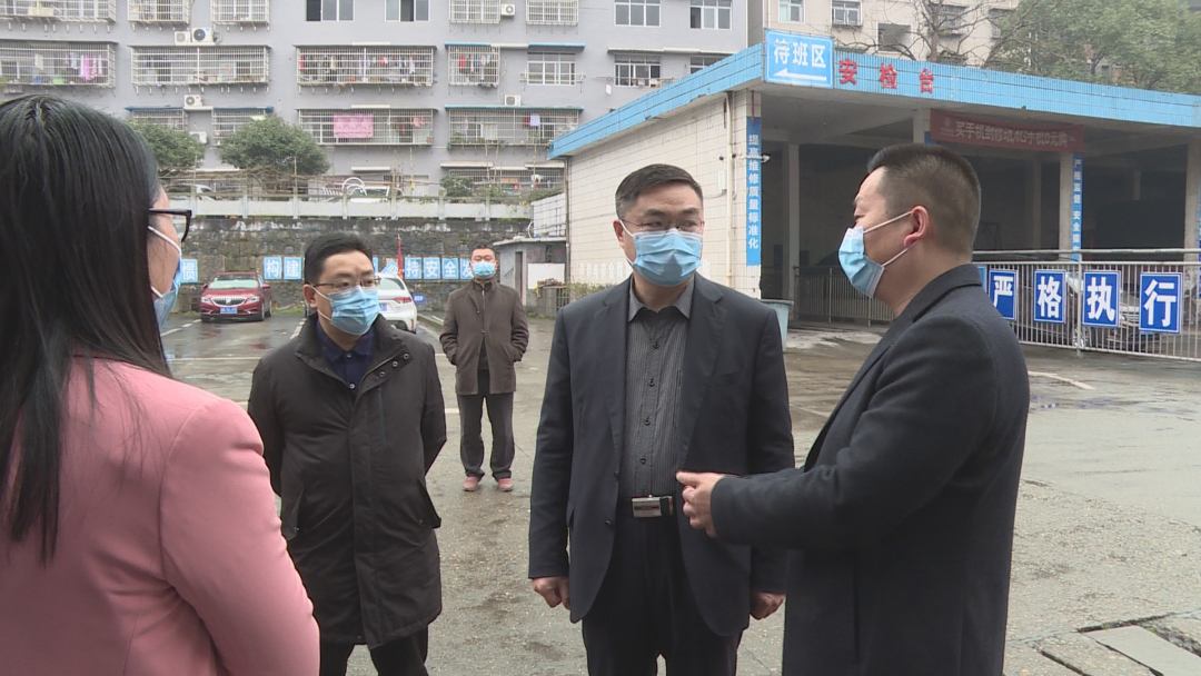 年近情更濃！伍罕鳴走訪慰問春節(jié)期間堅守一線工作人員