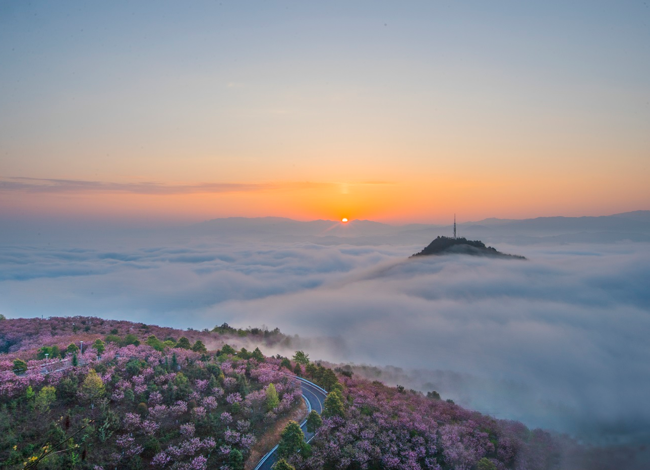 《湖南日?qǐng)?bào)》市州版頭條點(diǎn)贊洪江區(qū)“天空藍(lán)”！