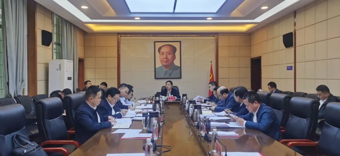 毛運鴻主持召開區(qū)工委委員會會議，重點研究了這些事項