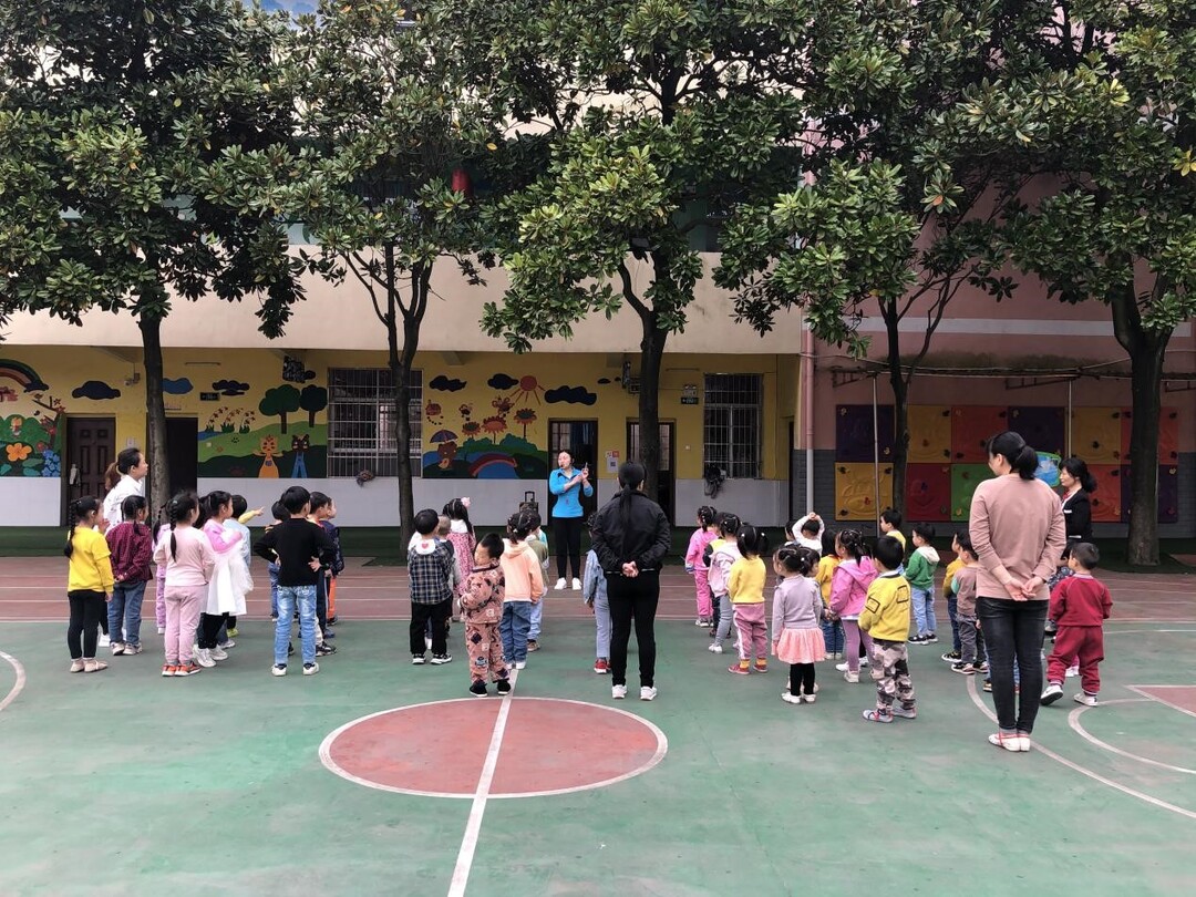以練備戰(zhàn)，嚴(yán)守校園安全