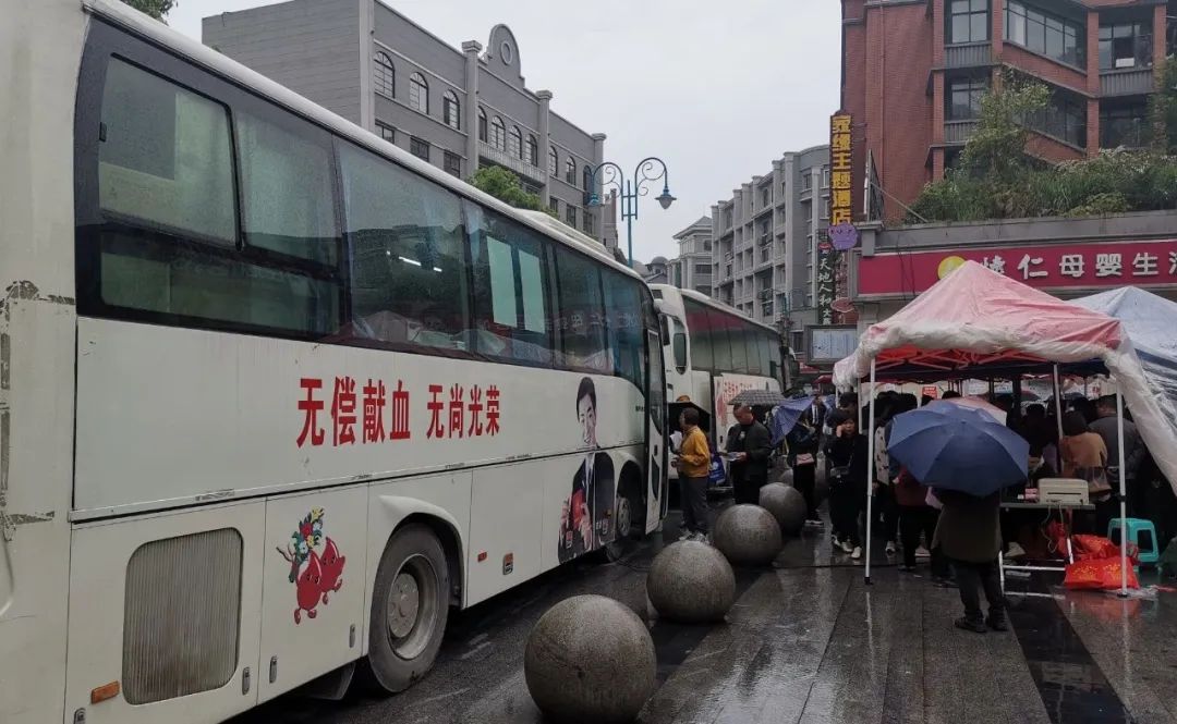 無償獻(xiàn)血，傳遞愛與力量！