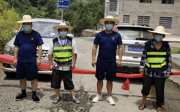 众志成城 抗击疫情丨人民放心，抗疫有我，沙塔坪乡戴着小蓝牌的榜样们