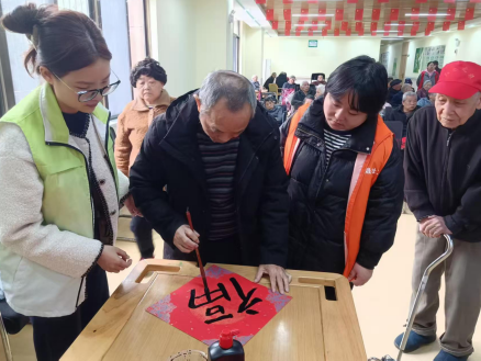 雙馬街道社工站開(kāi)展“湘當(dāng)有愛(ài)?四季同行之‘反詐護(hù)航?暖冬迎旦’” 老年人主題服務(wù)活動(dòng)