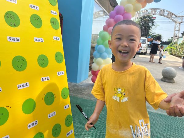 武陵区丹洲乡坪湖幼儿园迎来开学第一天