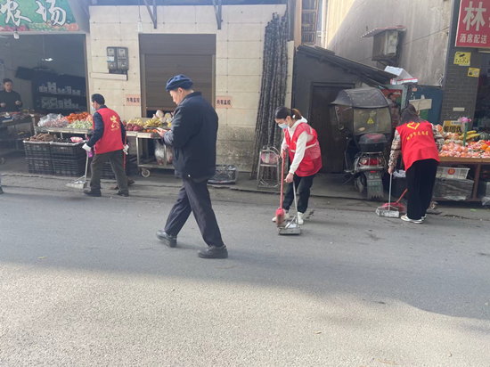 泗神廟社區(qū)積極開展愛國衛(wèi)生大清掃活動