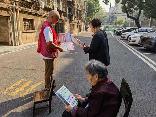 泗神廟社區(qū)開展垃圾分類進(jìn)小區(qū)宣傳活動