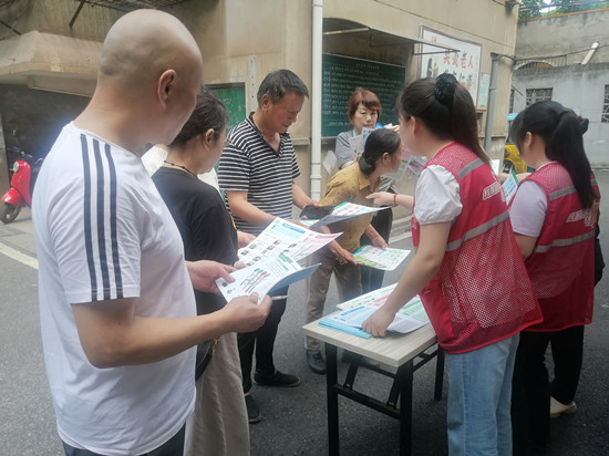 泗神廟社區(qū)開展垃圾分類進小區(qū)宣傳活動