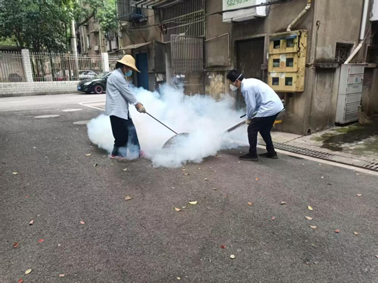 泗神庙社区多形式开展爱国卫生运动