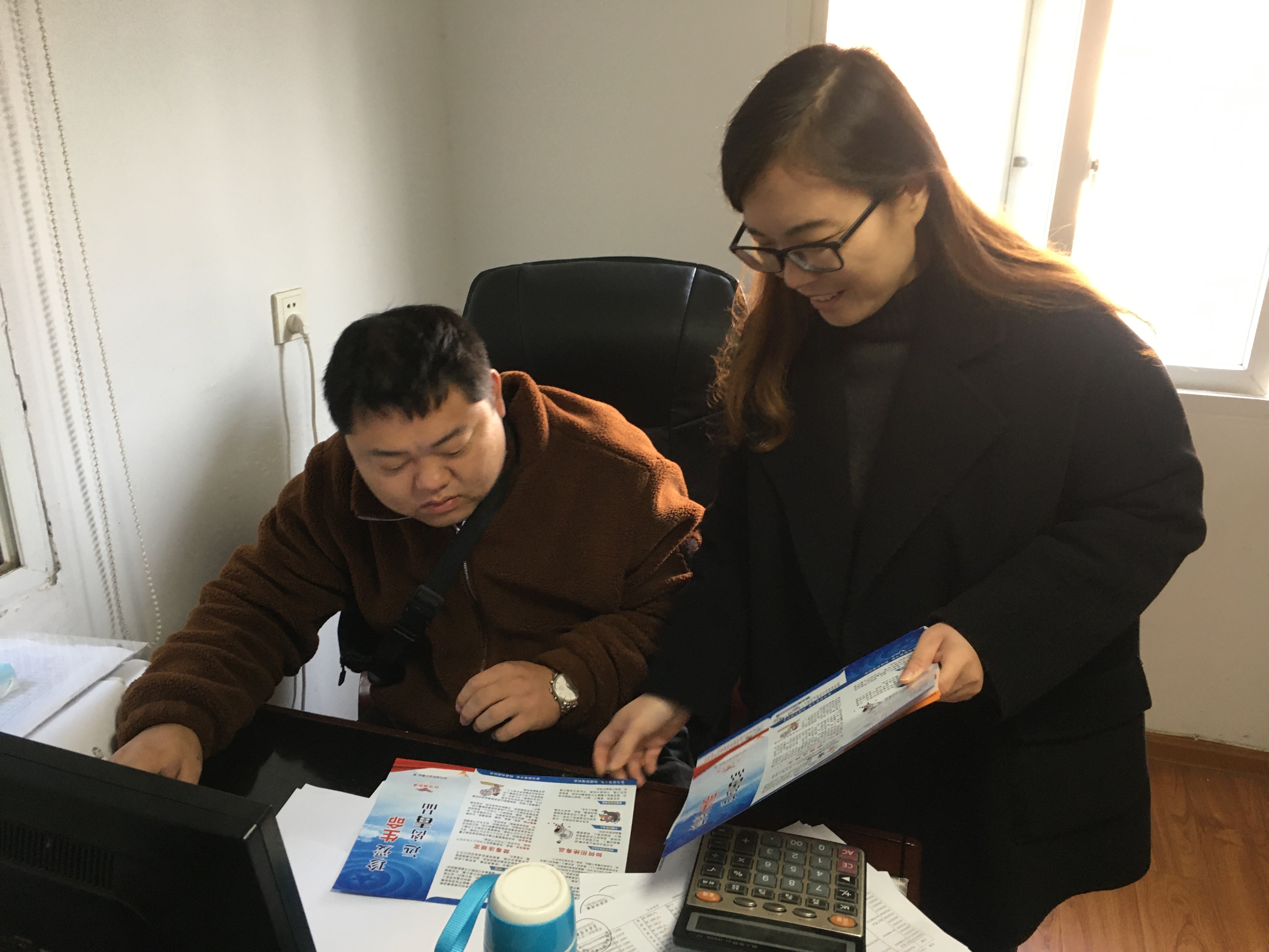 新建巷社区走访企业送服务 当好企业“贴心人