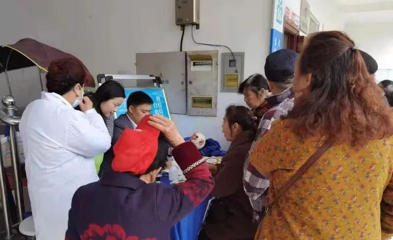 启明街道社工站：为群众办实事——关爱眼视力，爱眼公益行！