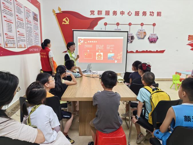 芙蓉街道民政社工站联合开展“红心照童心”主题系列活动