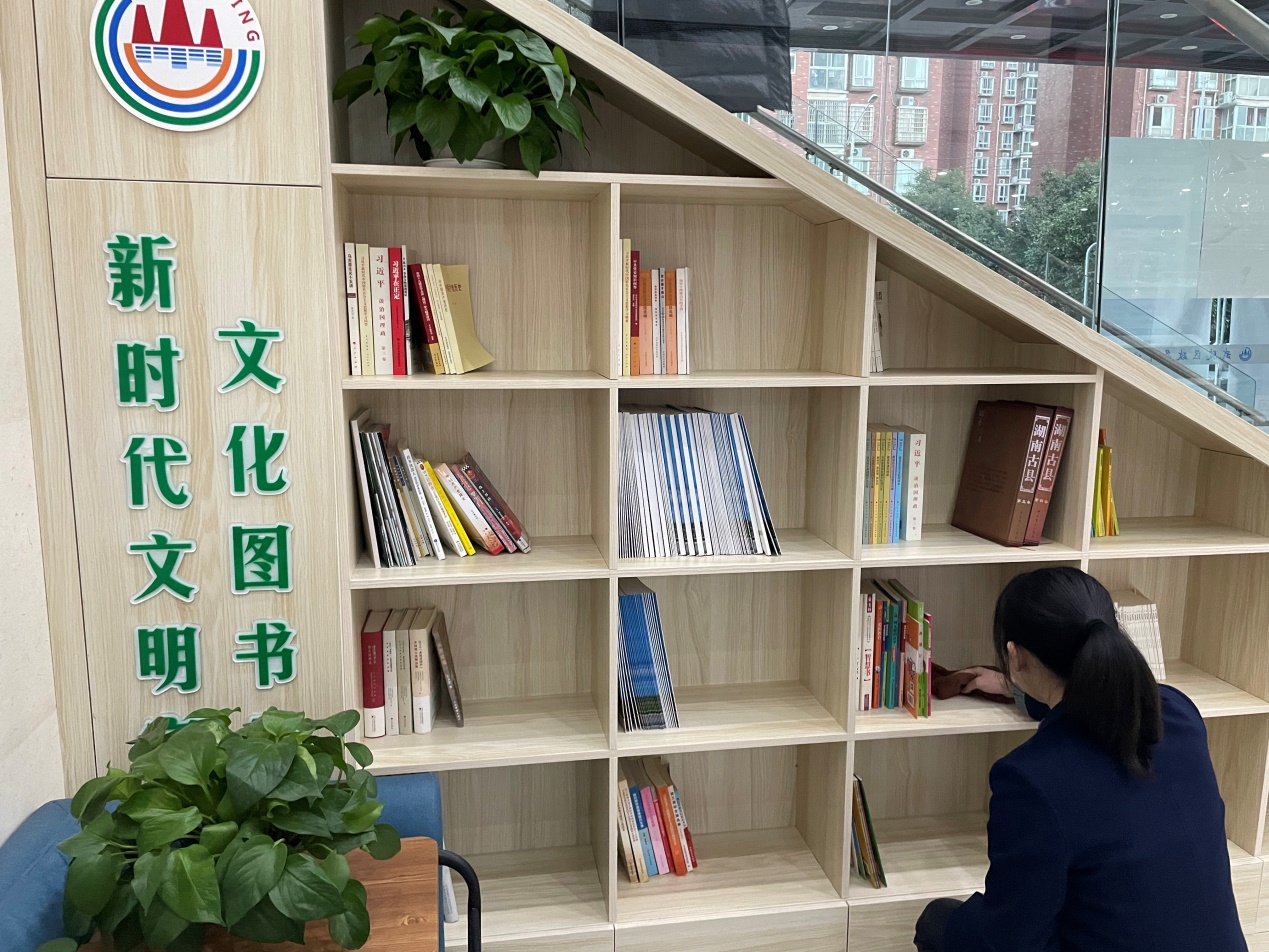 武陵区政务服务中心：“助力创文，文明有我”卫生大扫除活动