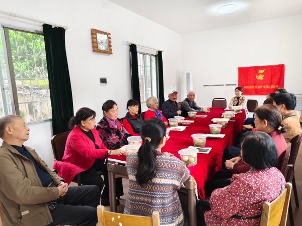 我愛湘潭我的家丨葩金社區(qū)：三月三地菜傳情 “社銀聯(lián)動”服務(wù)暖鄰