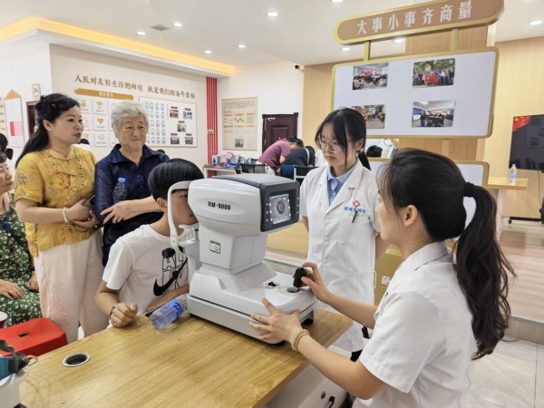 葩金社区：开展公益护眼活动 关爱“一老一小”眼健康