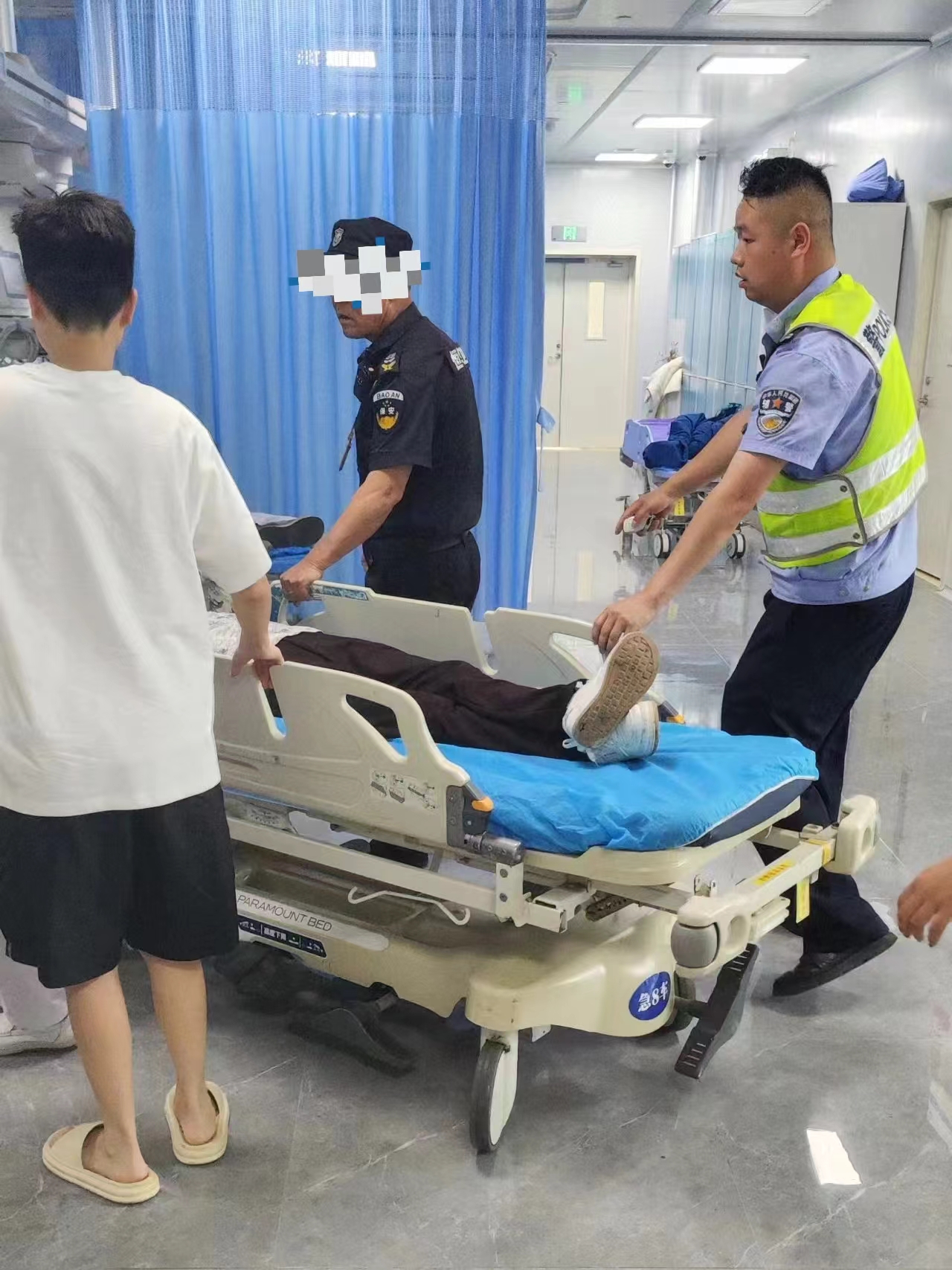 鼎城：爱心大接力 火速送重病老人就医