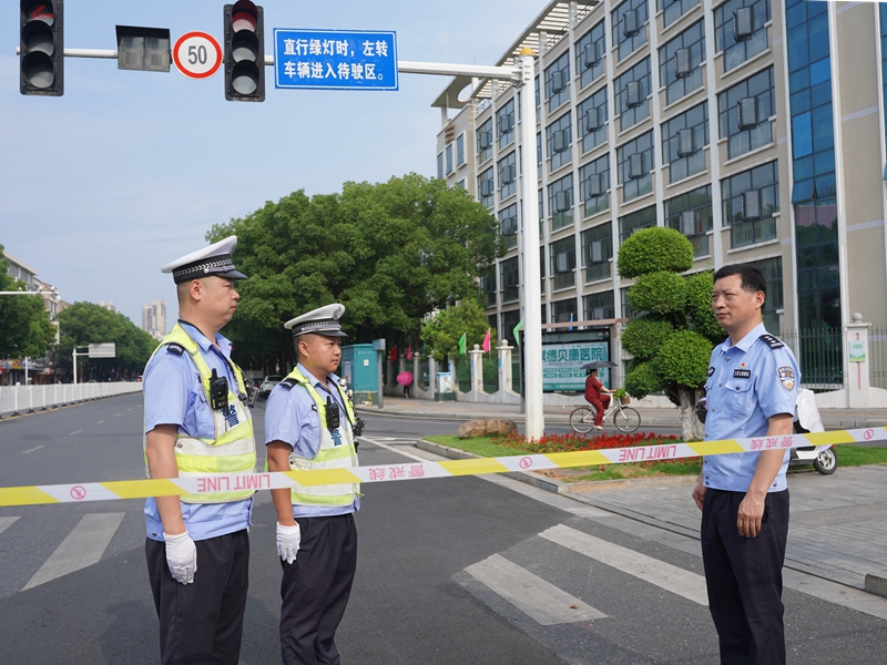 鼎城交警：织密护考“安全网” 全力护航“高考路”