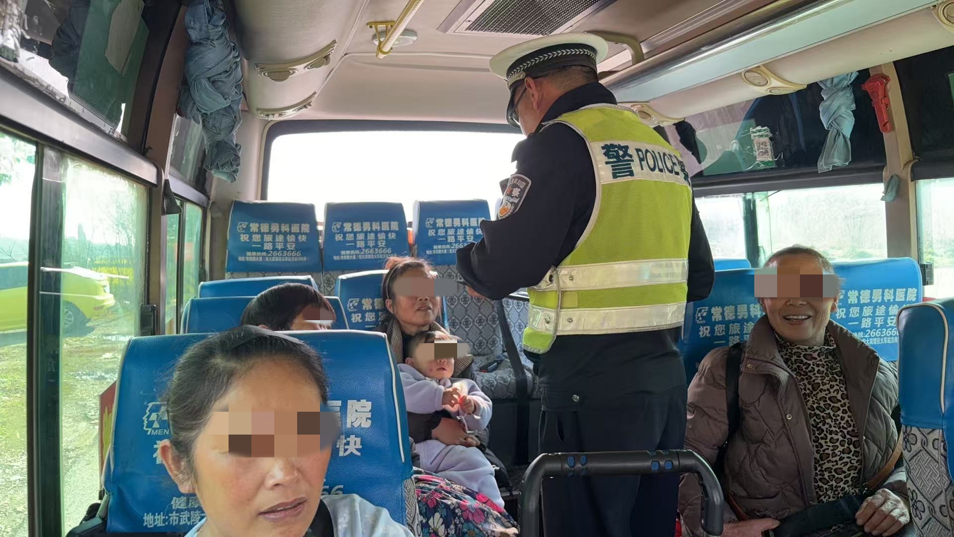 直属六大队：严查客运车辆违法行为 筑牢出行安全防线