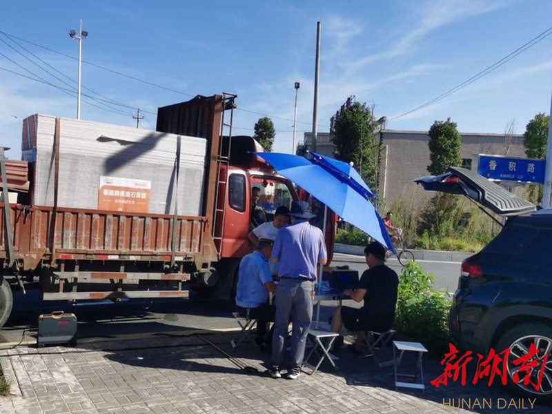 汉寿：蓝天“保卫战”见成效 51台“污染车”被查处